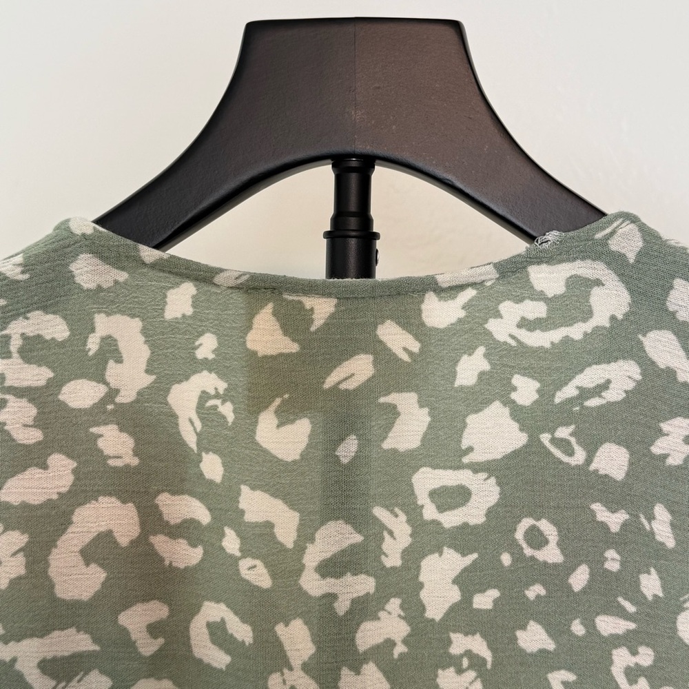 Savanna Jane Embroidered Floral Leopard Print Boho Top Size S - Picture 8 of 9